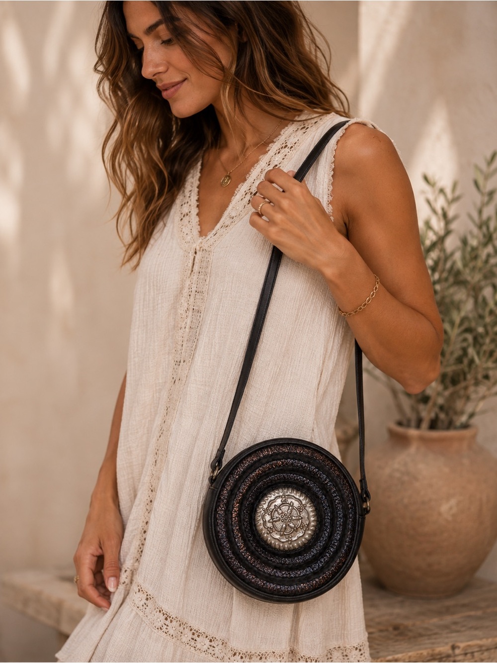 Free People Black Round Crossbody Bag with Silver Medallion (131324) ☮️ ☀️
